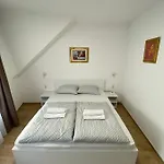 بيت ضيافة Prenociste Stari Grad - Old Town توزلا