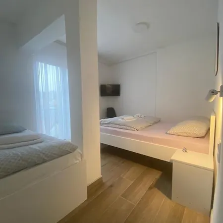 Prenociste Stari Grad - Old Town